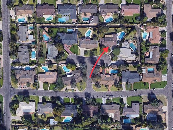 2nd image of 336 E Gardenia Dr