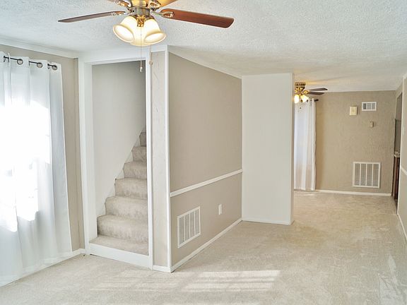 3rd image of 2411 SW A Ave