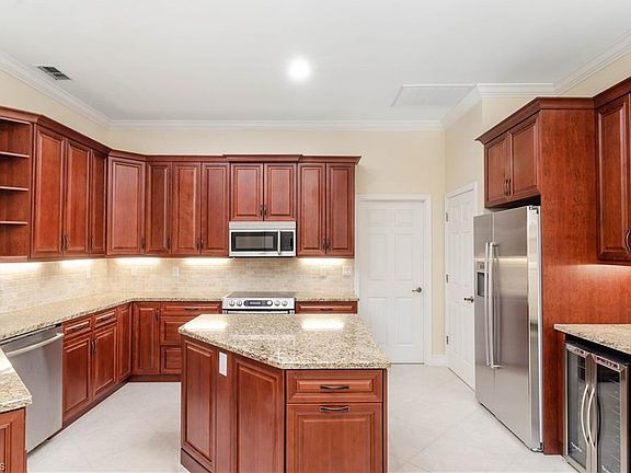 2nd image of 6471 Birchwood Ct