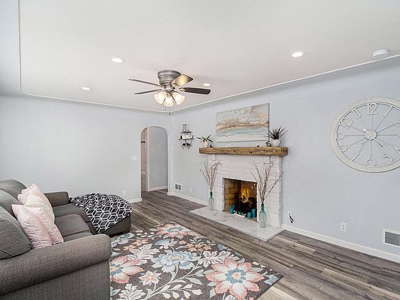 3rd image of 916 Grand Pre Ave