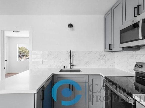 5th image of 207 E 1st St APT B