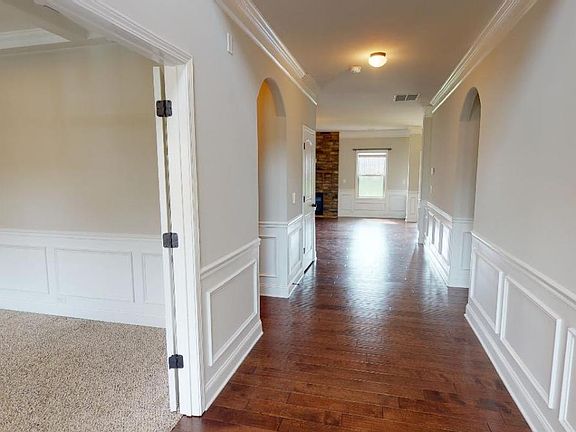 4th image of 38 Grand River Ln #38