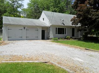 6080 Stearns Rd, North Olmsted, OH 44070