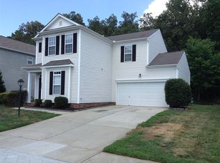 5828 Waverly Lynn Ln, Charlotte, NC 28269