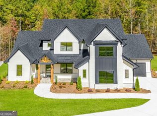 121 Forest Berry Ct, Newnan, GA 30265