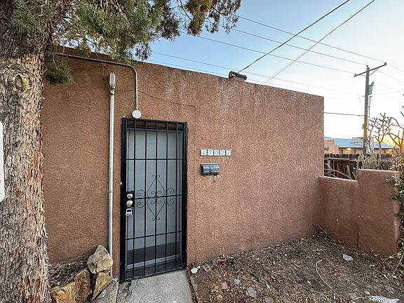 Front of Casita off of Pine