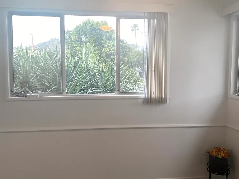 1173 N Curson Ave #11 — Photo 6
