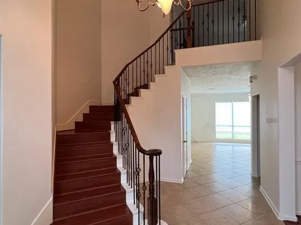 13015 Sandflower Ln, Sugar Land, TX 77498