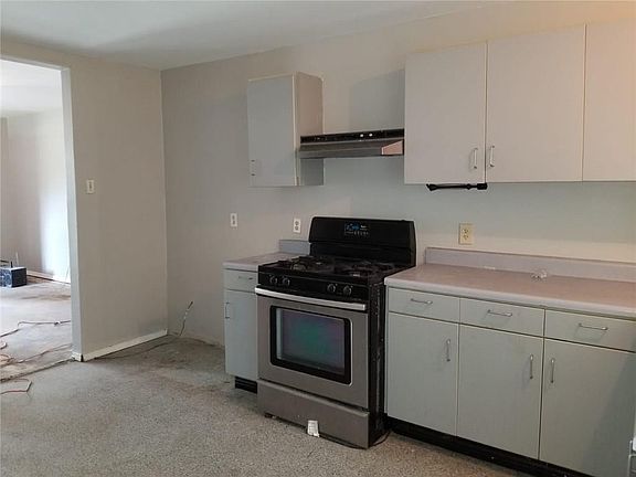 5th image of 1422 Highland St