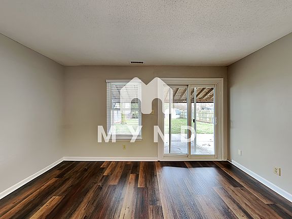 3rd image of 1317 Kenwood Dr