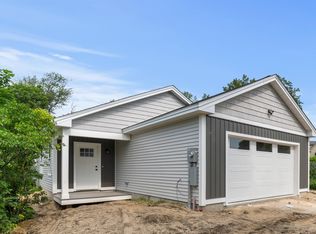 2 Spruce St, Rochester, NH 03867