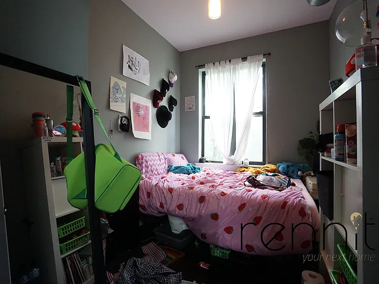 1160 Halsey St #3 — Photo 15