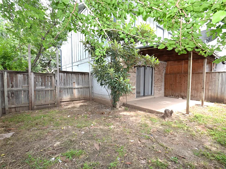 1202 Southport Dr #D — Photo 10