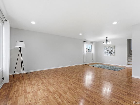 4th image of 2031 Keystone Dr