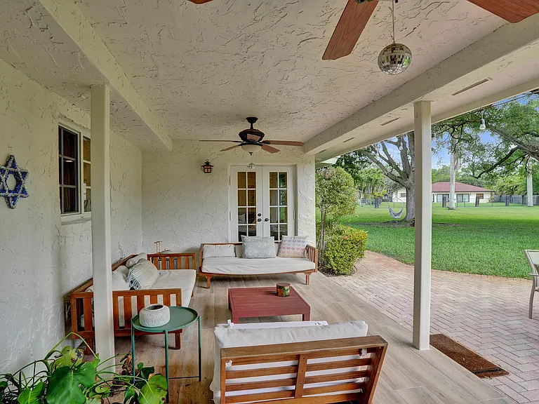 12213 Melissa Way — Photo 38