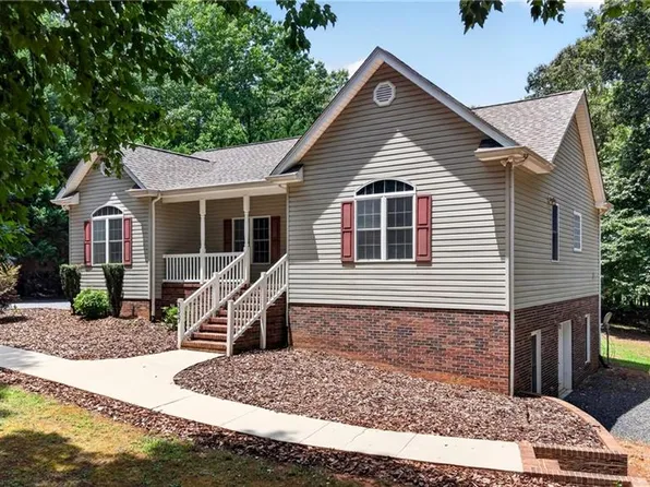 3357 Marathon Dr, Asheboro, NC 27205