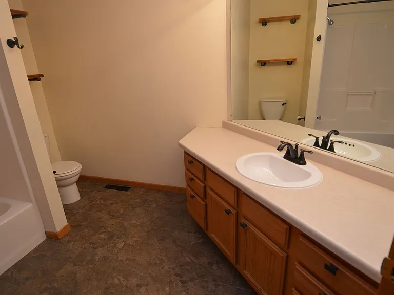 2258 Knightsbridge Ct — Photo 17