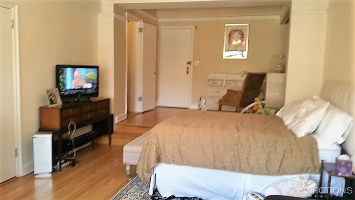 Rented by City Connections Realty | media 1