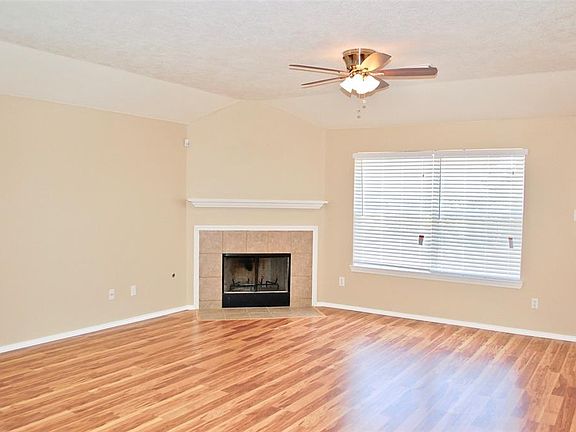 2nd image of 20535 Newfalls Ct