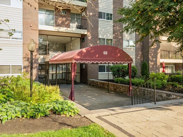 68 Main St APT 41C, Stoneham, MA 02180
