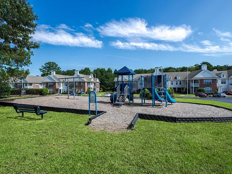 The Preserve at Grande Oaks Apartment Homes — Photo 13