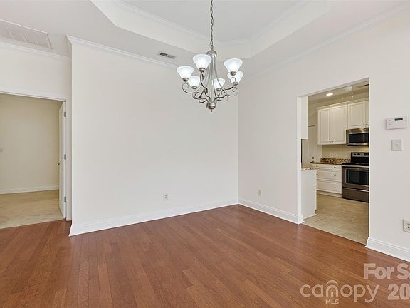 5th image of 2803 Bellasera Way