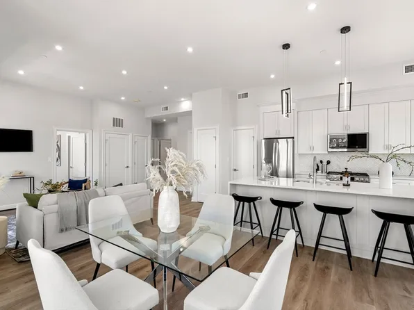 523 2nd St #401, Everett, MA 02149