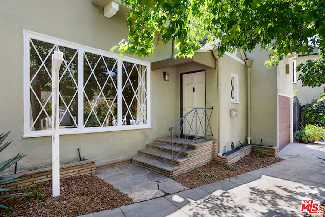3 bed, 2.0 bath, 1691 sqft, $6,500 — Photo 3