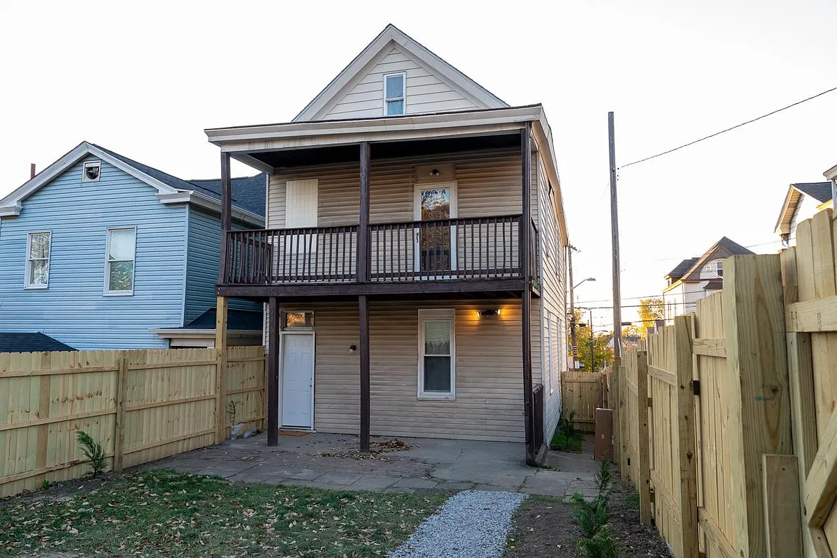 Building Photo - 26 Allen St #1