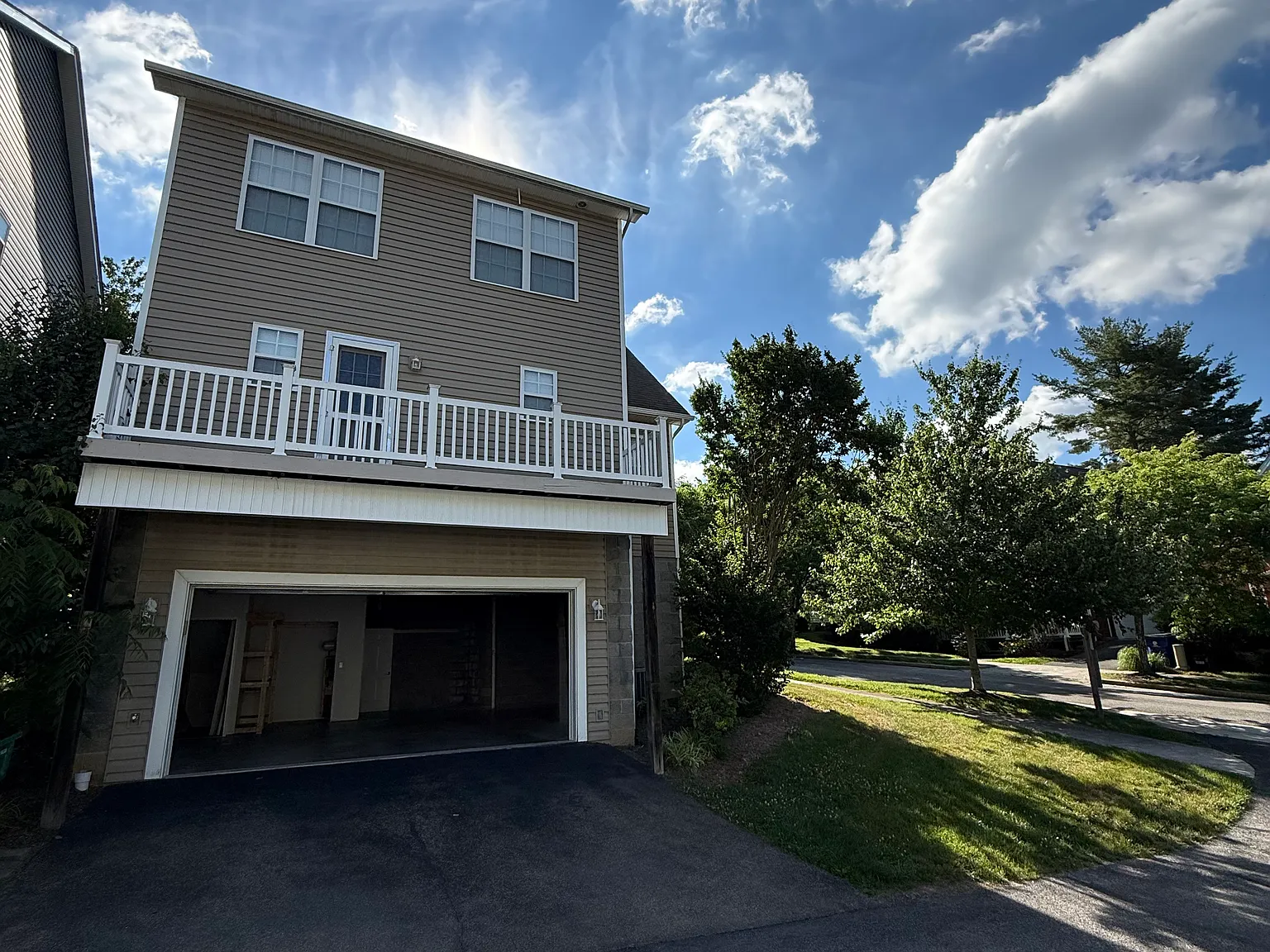 343 Courtney Cir — Photo 2