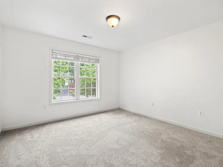 4107 Lakeview Pkwy — Photo 36