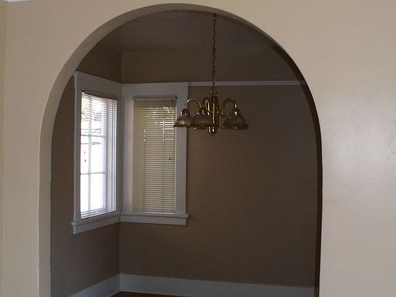 2nd image of 560 Park Ct