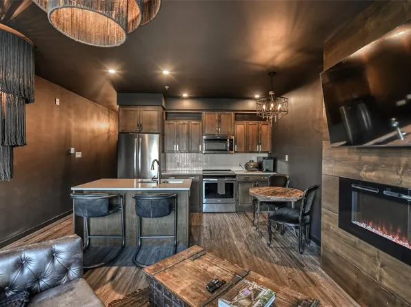 91 Chapel St #302, Nanaimo, BC V9R 0J3