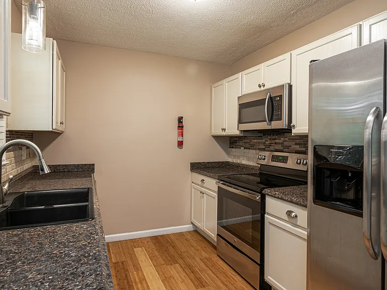 268 S French Broad Ave — Photo 12