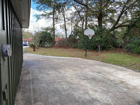 Side driveway