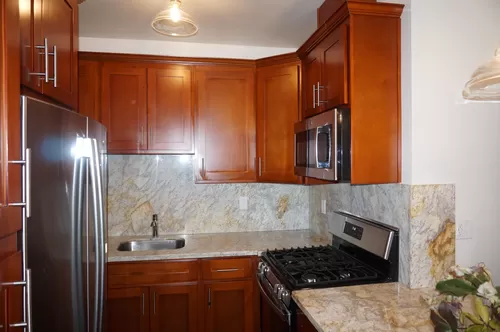 Kitchen. New wood cabinets, New granite countertops, stainless appliances - 810 Jones St #107