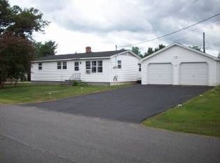 8 Royal Dr, Livermore Falls, ME 04254