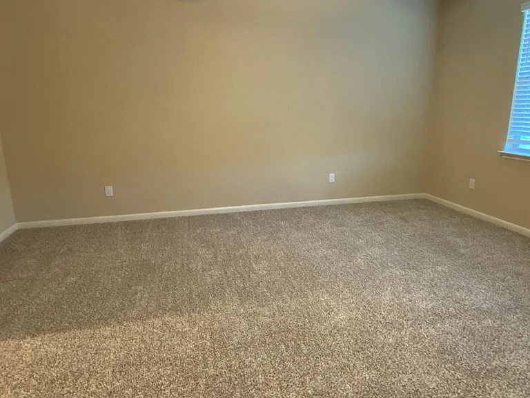 2212 Dahlia Way — Photo 10