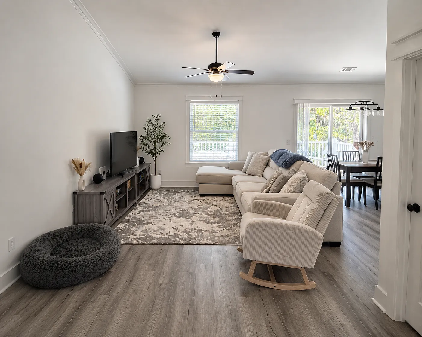 3 bed, 2.0 bath, $2,700 — Photo 2