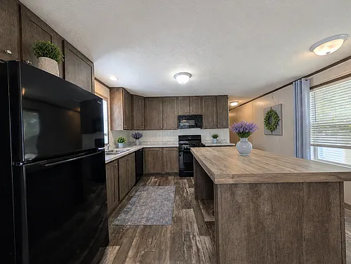 38000 Le Chateau Blvd Photo 1