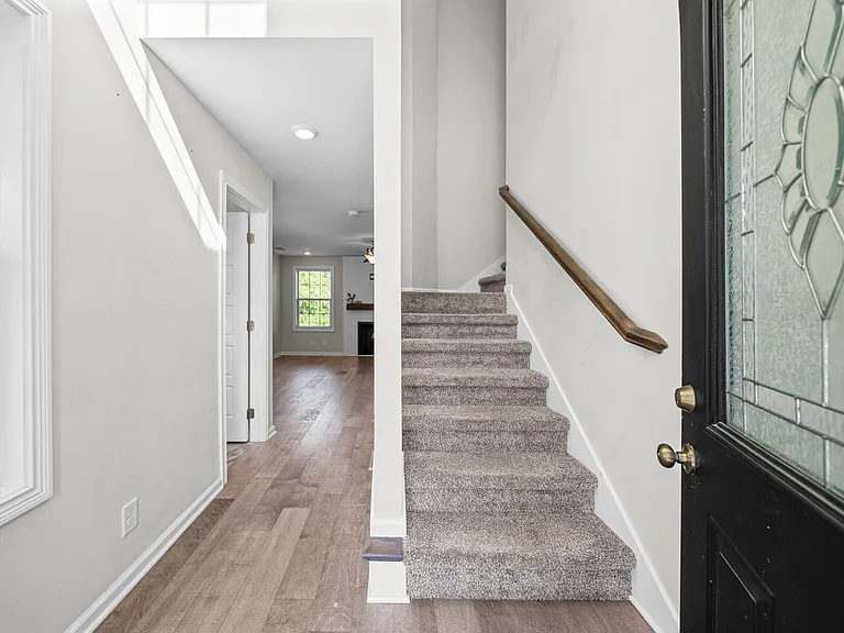 748 Jodine Ann Dr — Photo 4