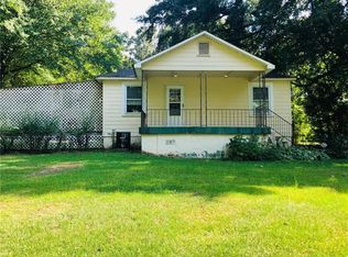 209 Hilltop Cir, Mableton, GA 30126