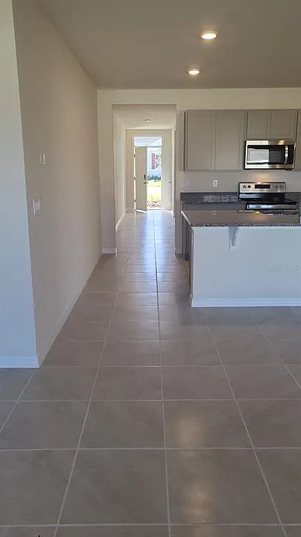 4 bed, 2.0 bath, 1828 sqft, $2,300 — Photo 3