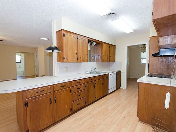 5th image of 2105 Dartmouth Pl