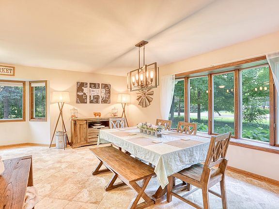 4th image of 1401 Ponderosa Dr