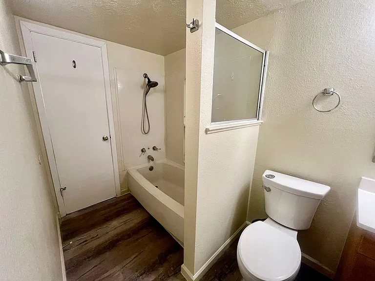 874 Baltic Ave SE — Photo 18