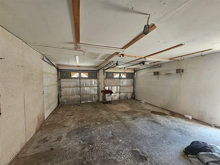 29402 Loddington St — Photo 4