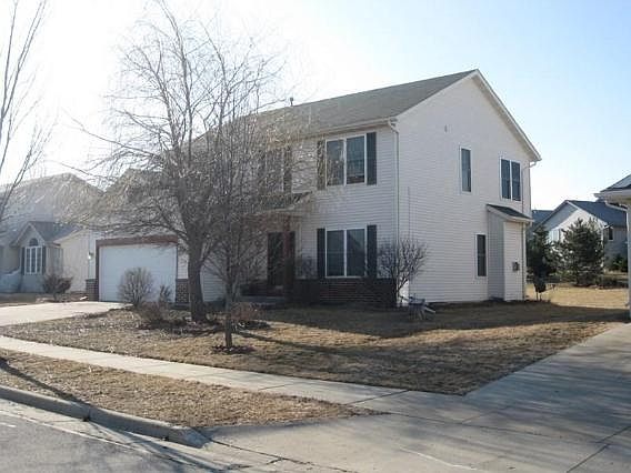 2nd image of 2309 Tamarack Ln