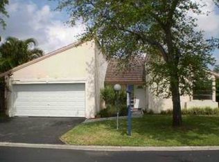 1249 Spring Circle Dr, Coral Springs, FL 33071