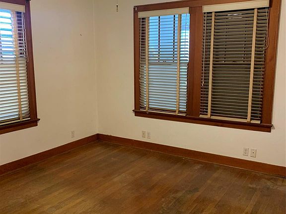 4th image of 5111 Avenue Q 1/2